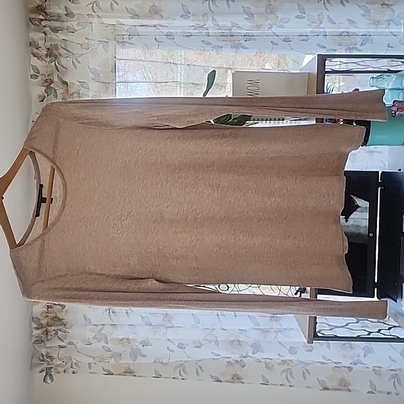 White House Black Market Tops - WHITE House Black Market / L / Tan